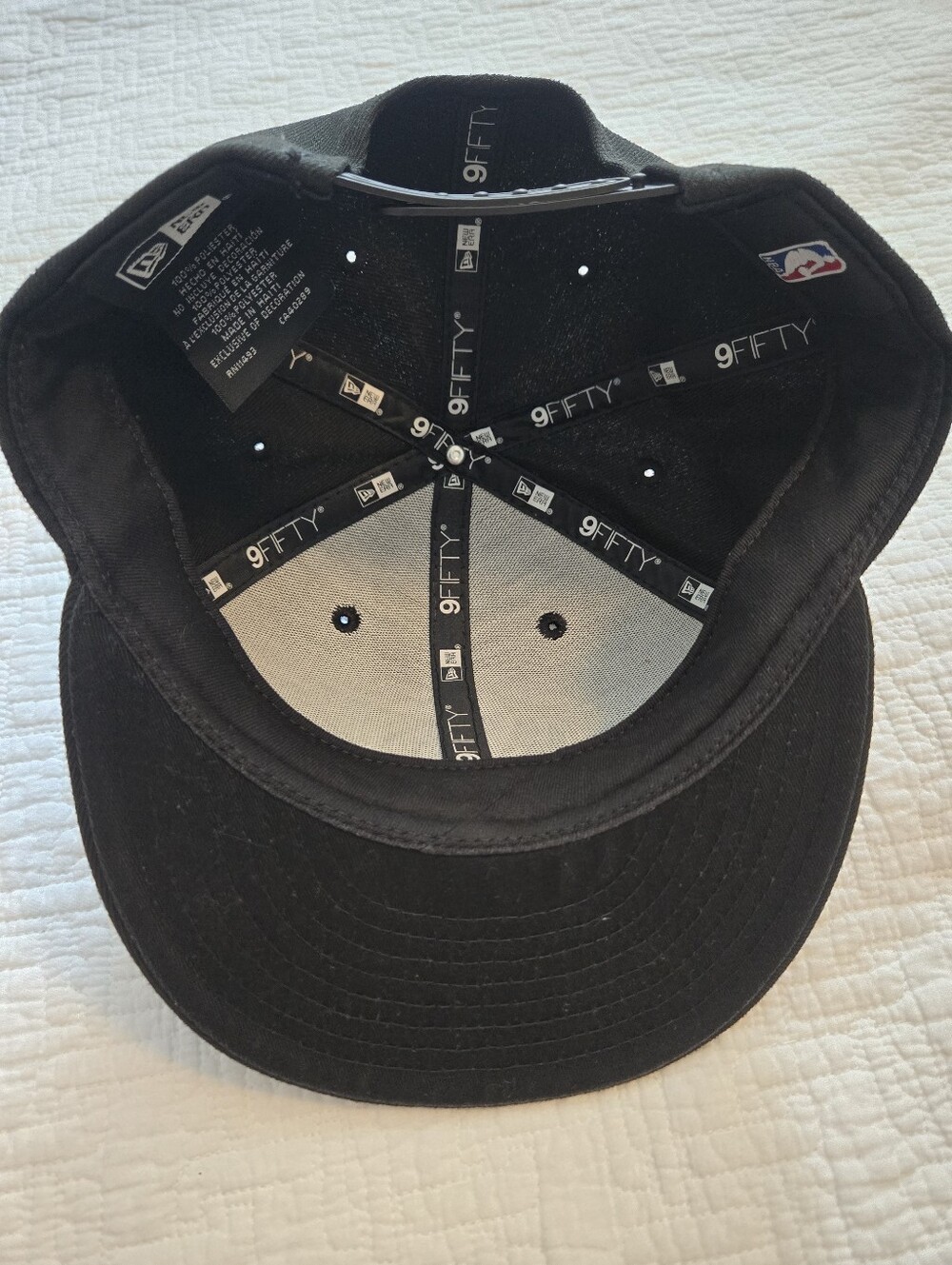 New Era 9 Fifty Dallas Mavericks Black & White Snapback Hat - Picture 5 of 5